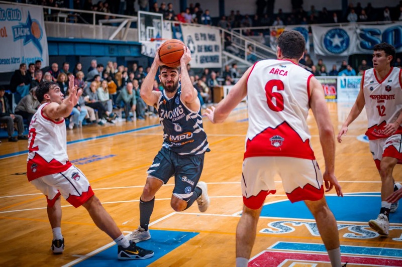 Racing gan� y se meti� en los cuartos de final